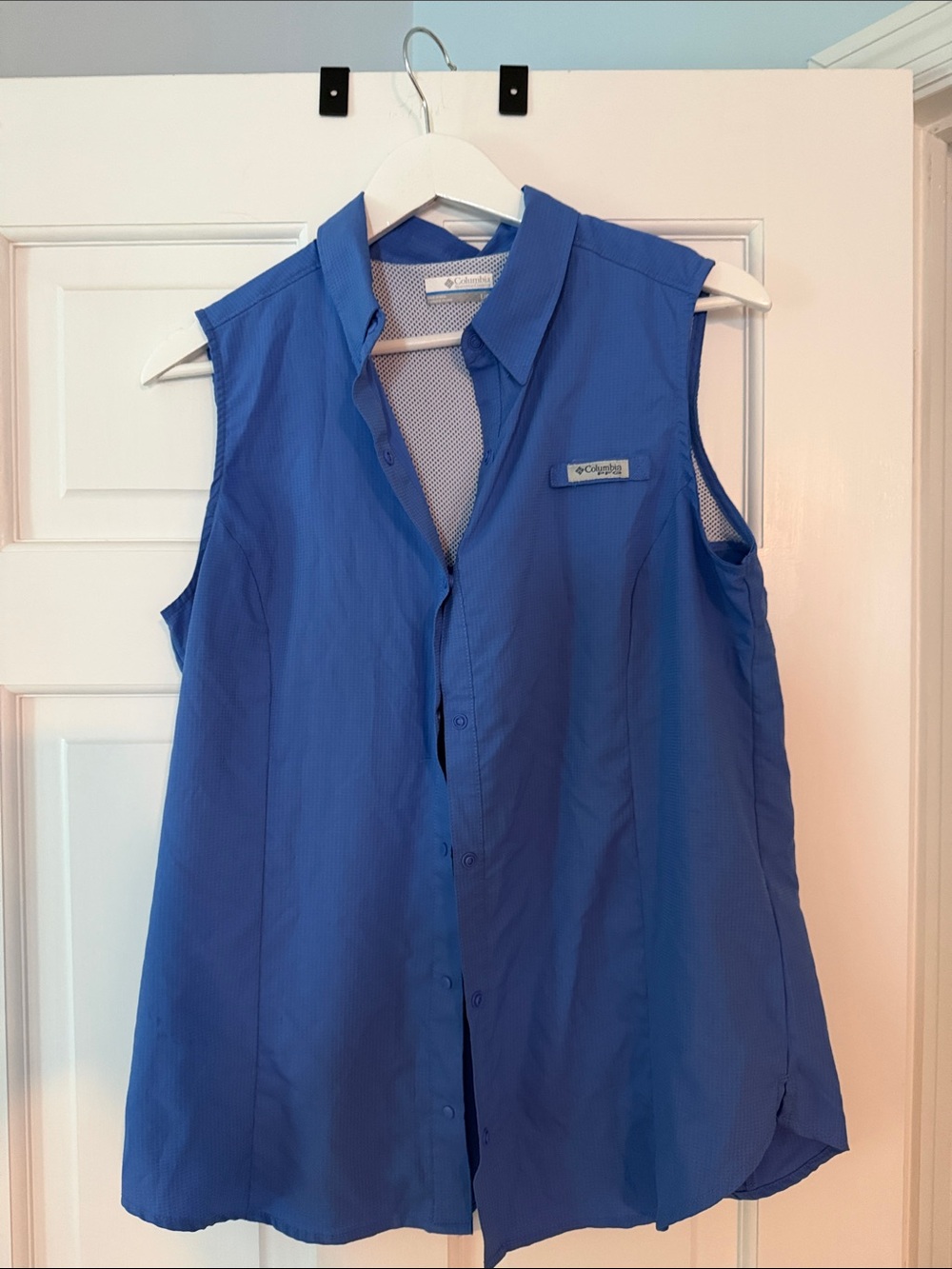 Columbia Sleeveless Button-Up Shirt - Blue